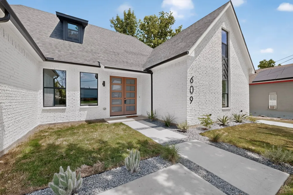 609 E Grove Street Kaufman, TX 75142