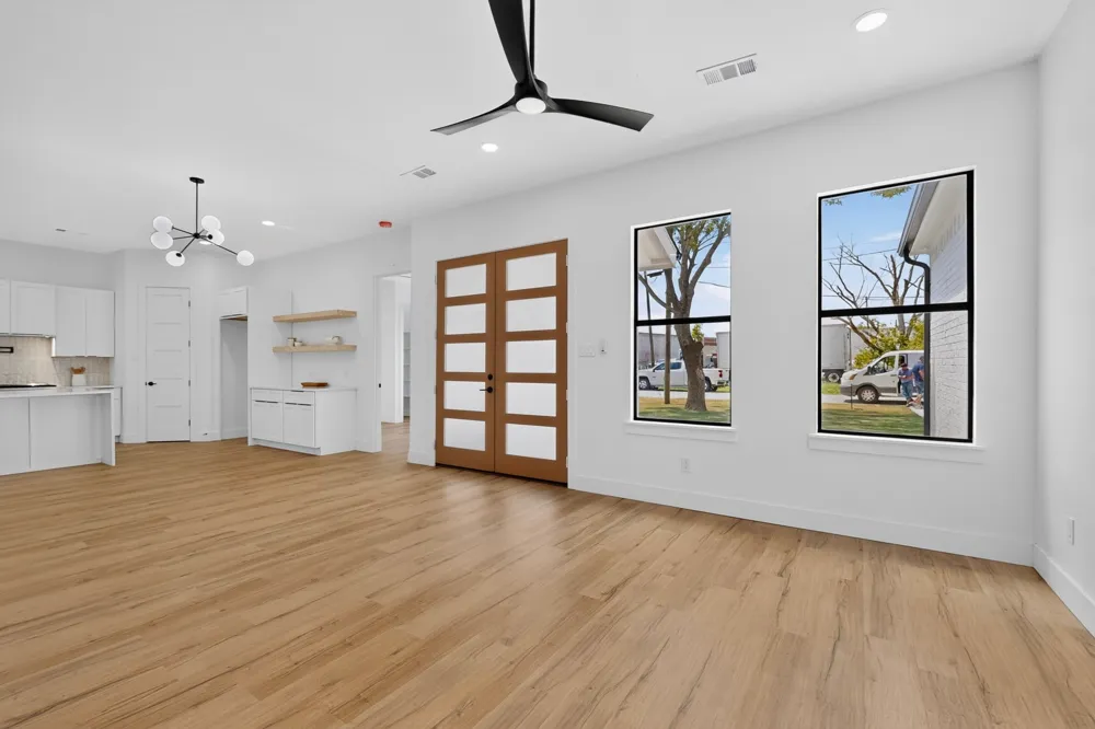 609 E Grove Street Kaufman, TX 75142