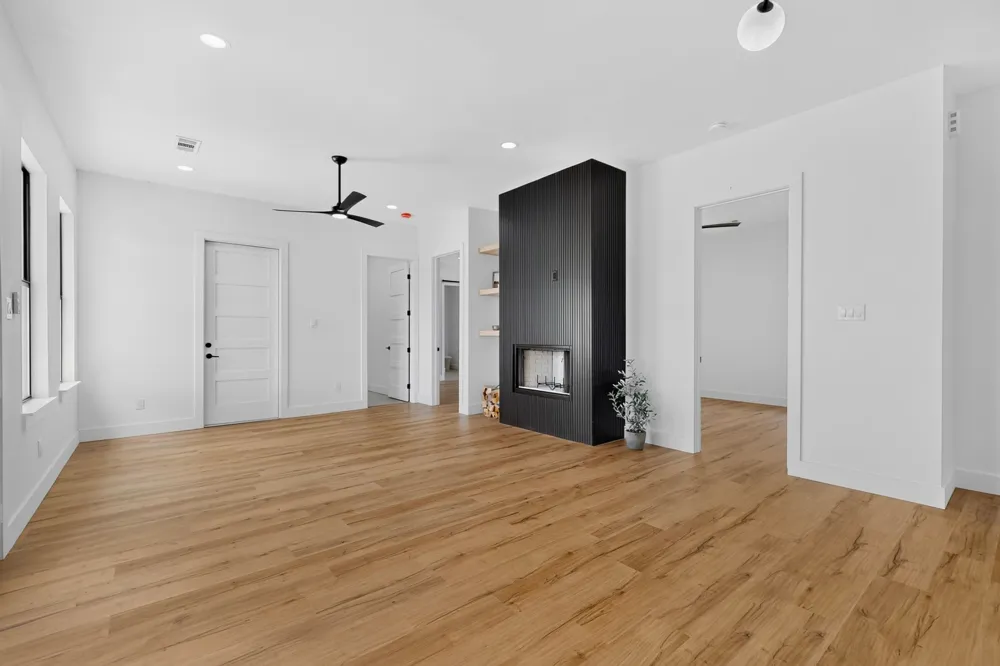 609 E Grove Street Kaufman, TX 75142