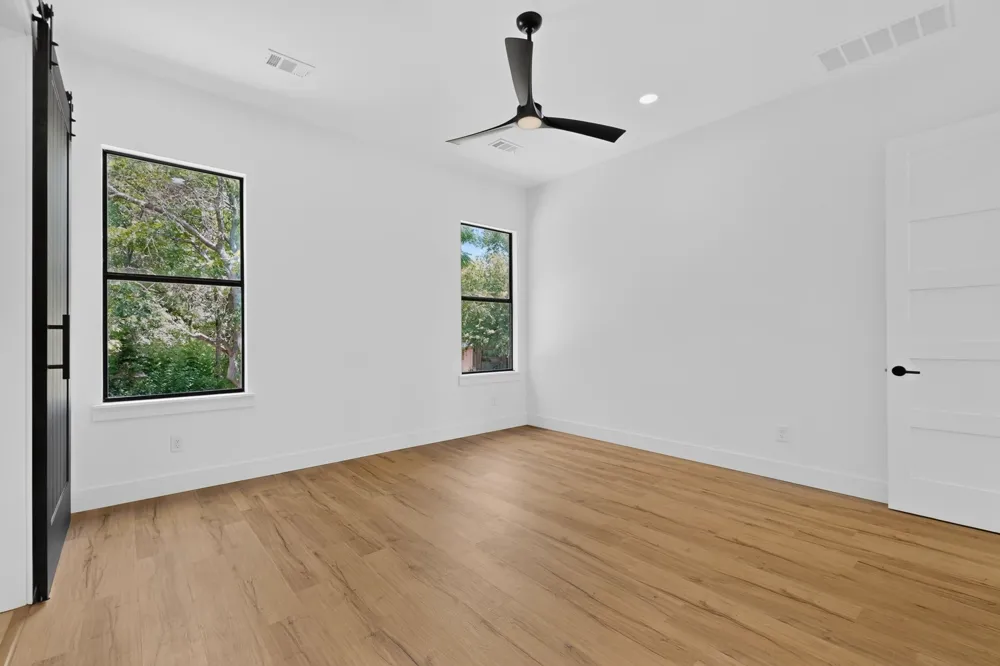 609 E Grove Street Kaufman, TX 75142
