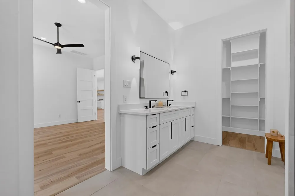 609 E Grove Street Kaufman, TX 75142