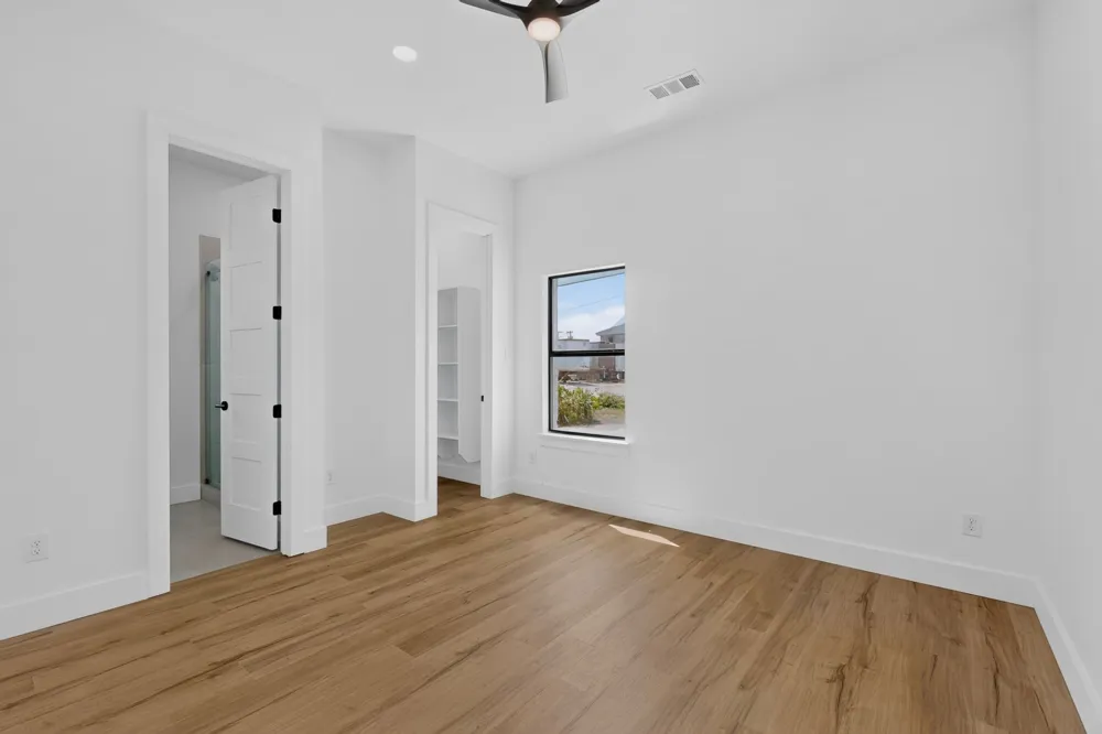 609 E Grove Street Kaufman, TX 75142
