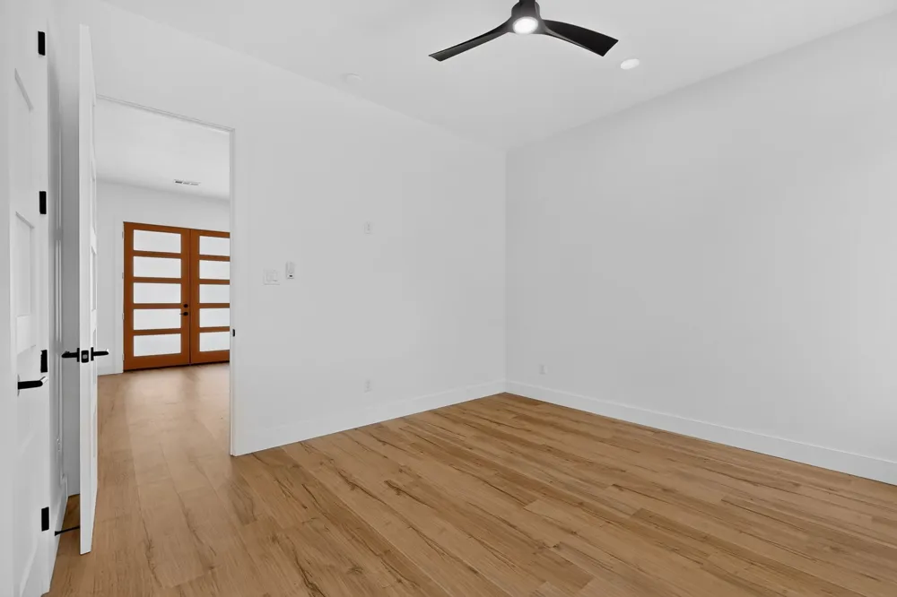 609 E Grove Street Kaufman, TX 75142