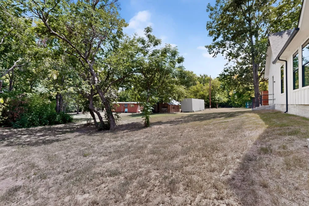 609 E Grove Street Kaufman, TX 75142