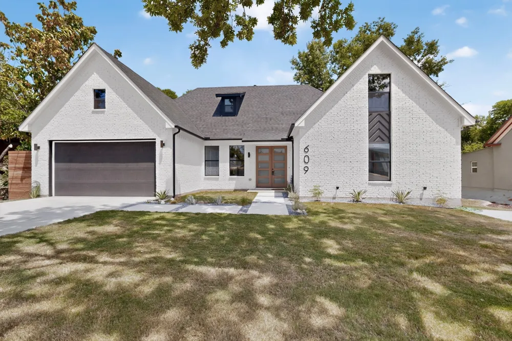 609 E Grove Street Kaufman, TX 75142
