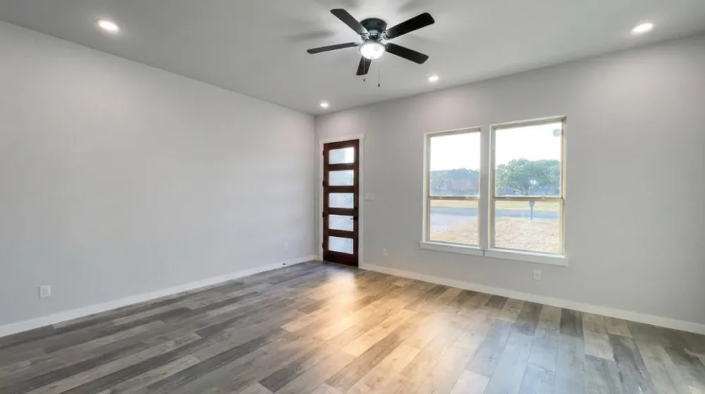 915 E 11th Avenue Corsicana, TX 75110