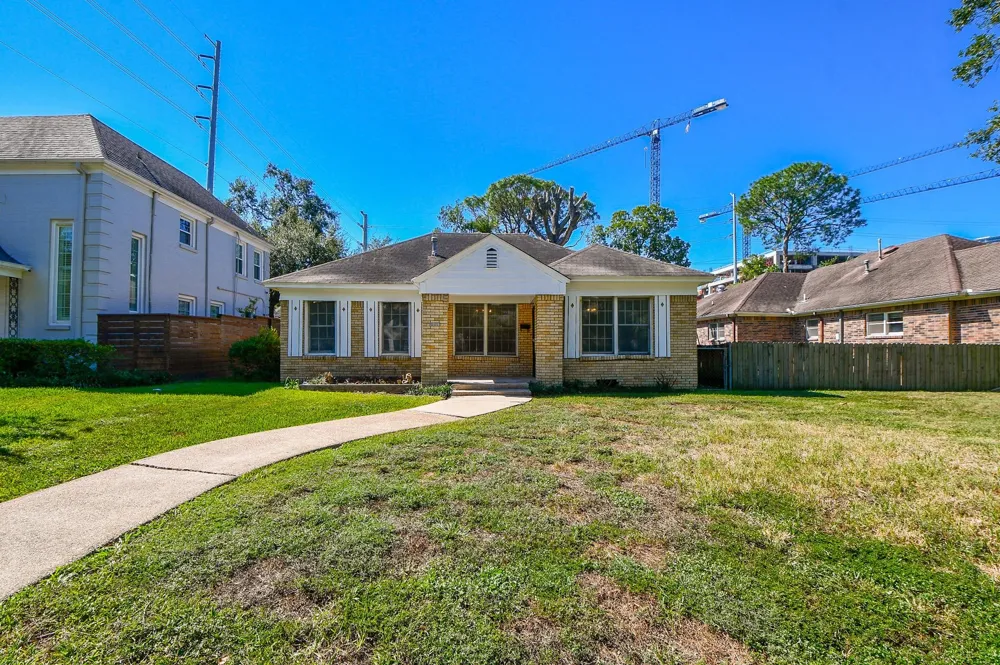 1932 Canterbury Street Houston, TX 77030