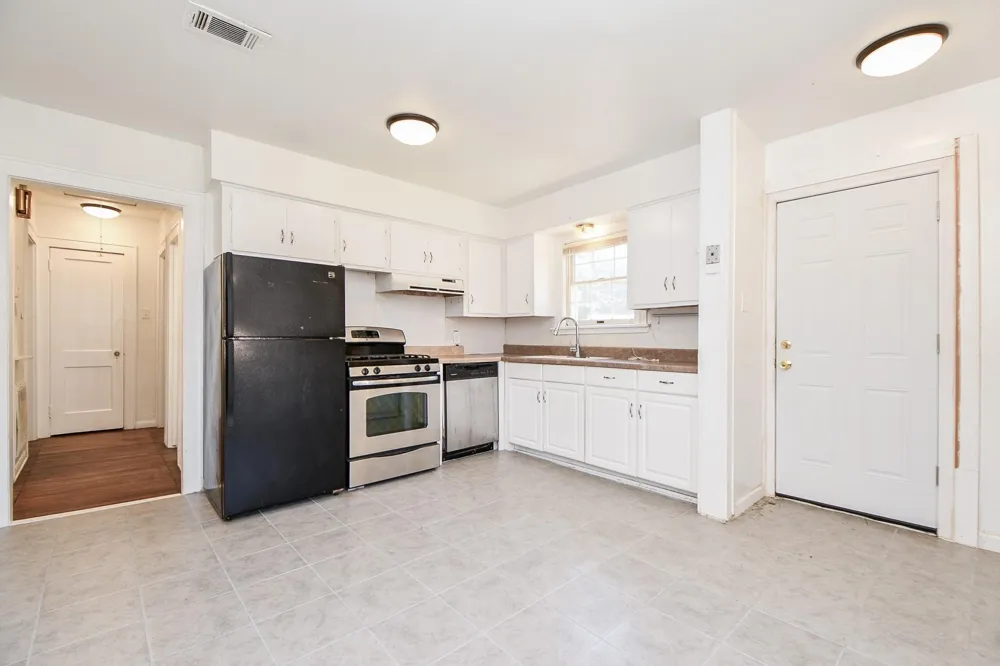 1932 Canterbury Street Houston, TX 77030