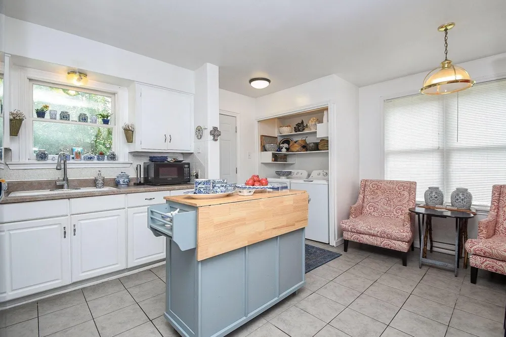 1932 Canterbury Street Houston, TX 77030