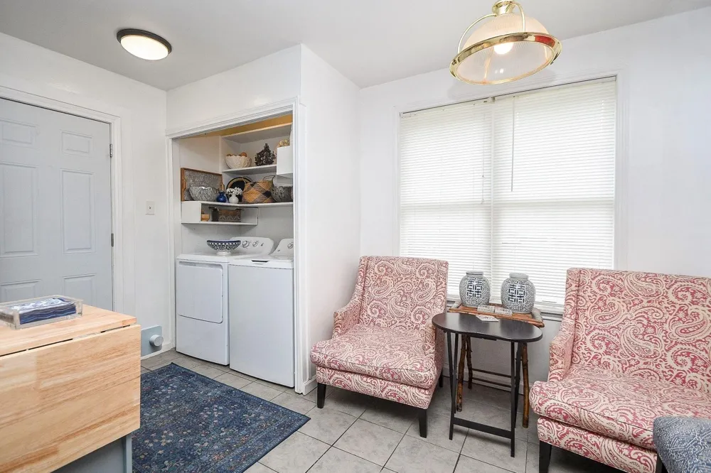 1932 Canterbury Street Houston, TX 77030