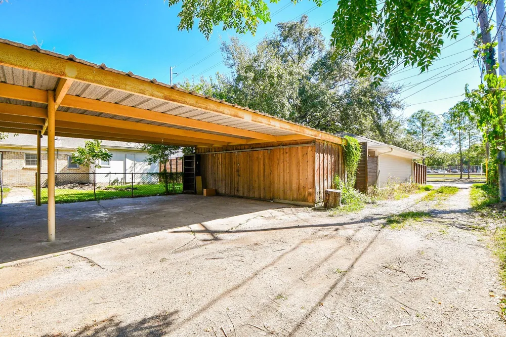 1932 Canterbury Street Houston, TX 77030