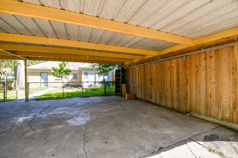 1932 Canterbury Street Houston, TX 77030