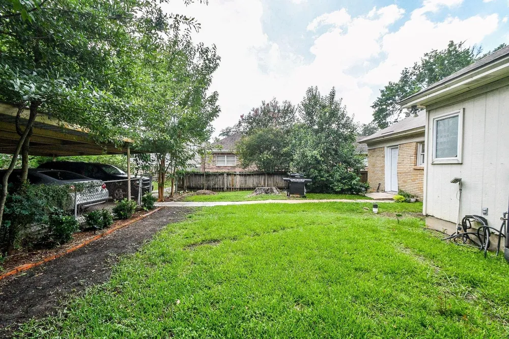 1932 Canterbury Street Houston, TX 77030