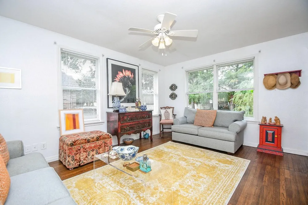 1932 Canterbury Street Houston, TX 77030
