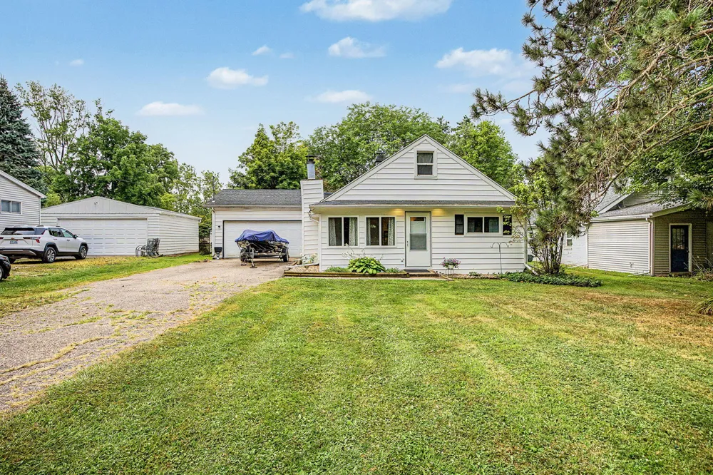 6315 Bishop Road Lansing, MI 48911