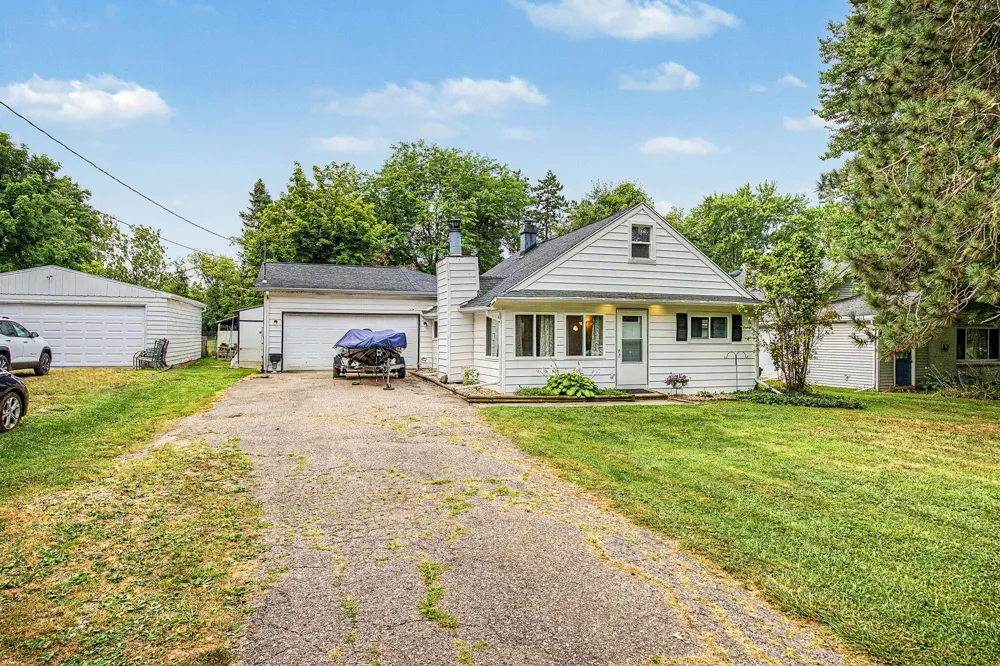 6315 Bishop Road Lansing, MI 48911
