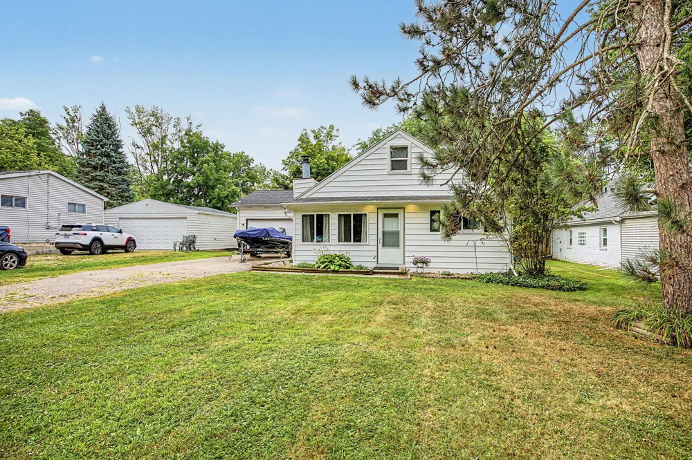 6315 Bishop Road Lansing, MI 48911