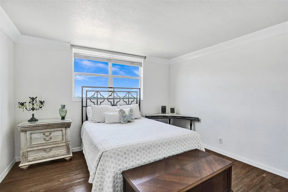 1051 Hillsboro Mile #809E Hillsboro Beach, FL 33062