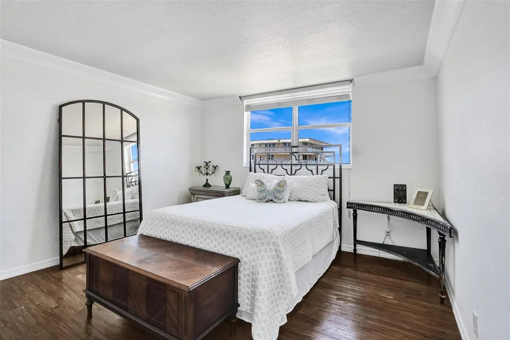 1051 Hillsboro Mile #809E Hillsboro Beach, FL 33062