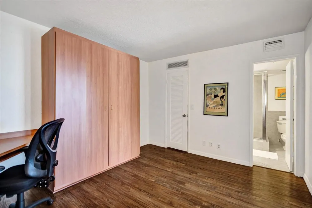 1051 Hillsboro Mile #809E Hillsboro Beach, FL 33062