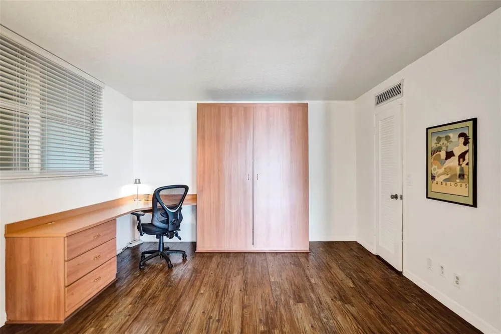 1051 Hillsboro Mile #809E Hillsboro Beach, FL 33062