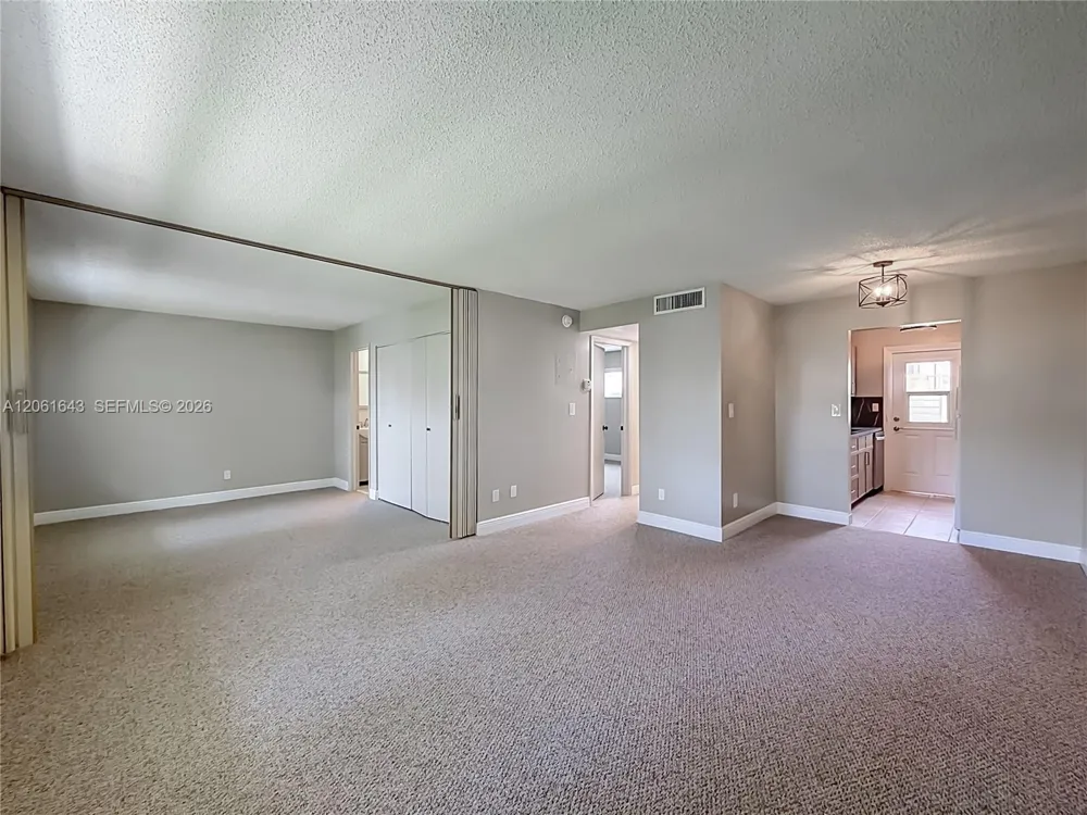 6211 SW 37th St #108 Davie, FL 33314