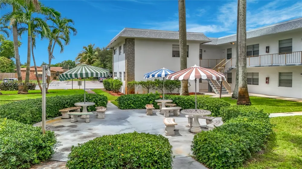 6211 SW 37th St #108 Davie, FL 33314
