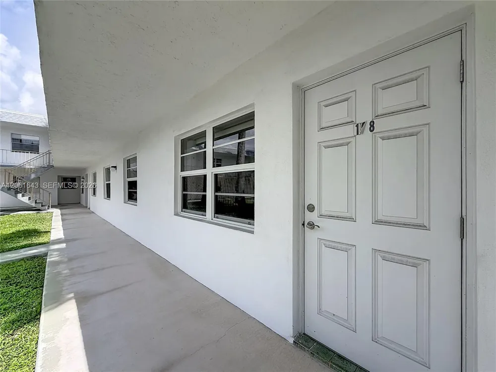 6211 SW 37th St #108 Davie, FL 33314