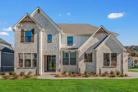 7290 Woodruff Dr