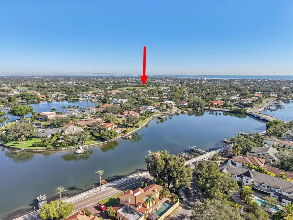 126 RICARDO WAY NE St Petersburg, FL 33704