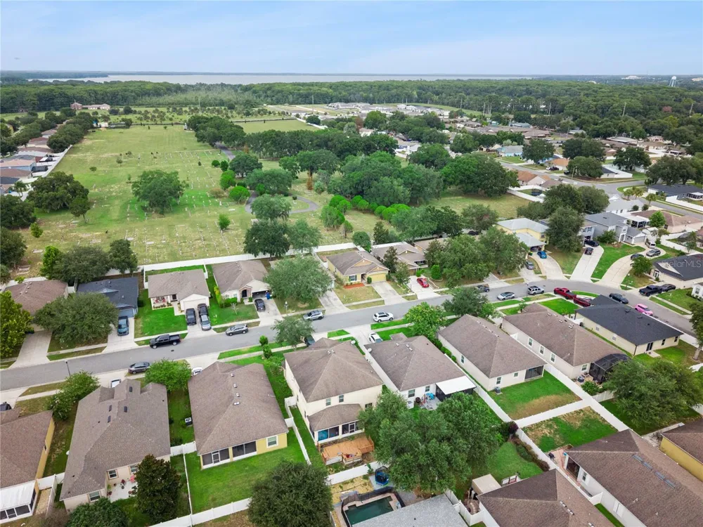 2541 MARTINS RUN Tavares, FL 32778