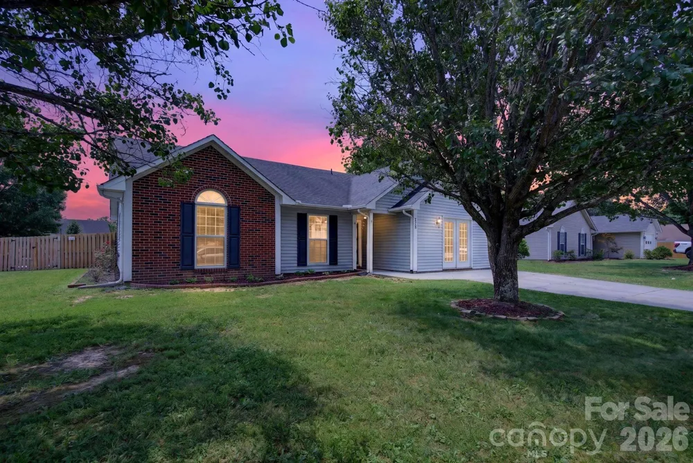 906 Woodhill Drive Fletcher, NC 28732