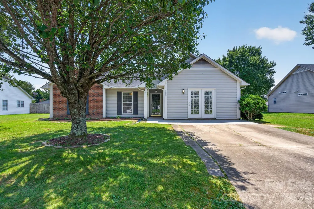 906 Woodhill Drive Fletcher, NC 28732