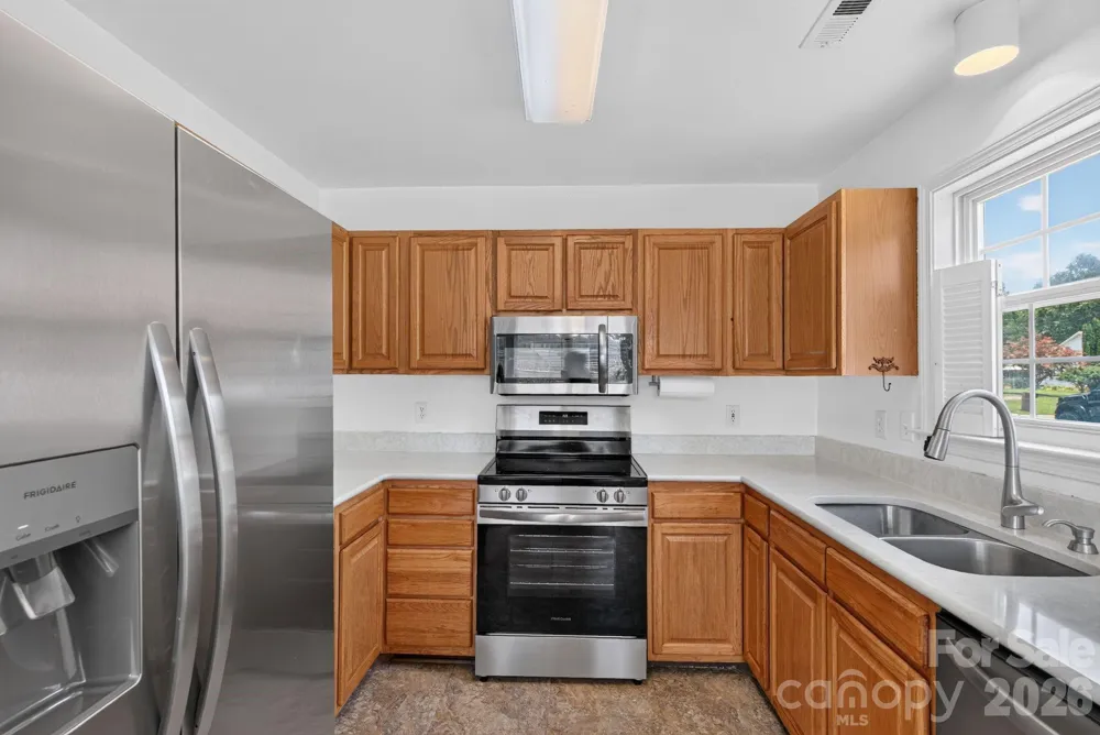 906 Woodhill Drive Fletcher, NC 28732