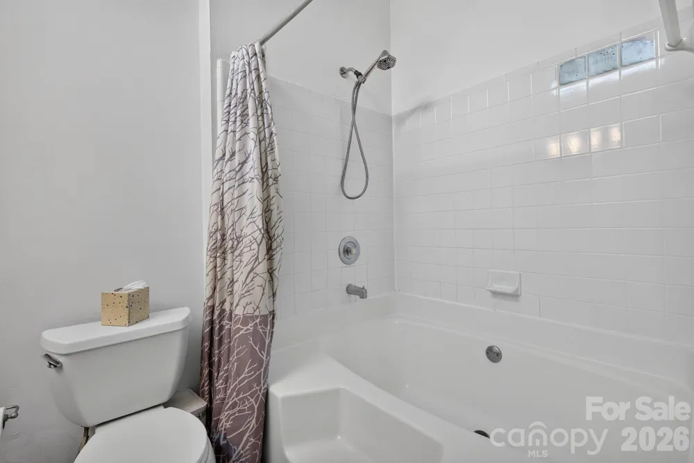 906 Woodhill Drive Fletcher, NC 28732
