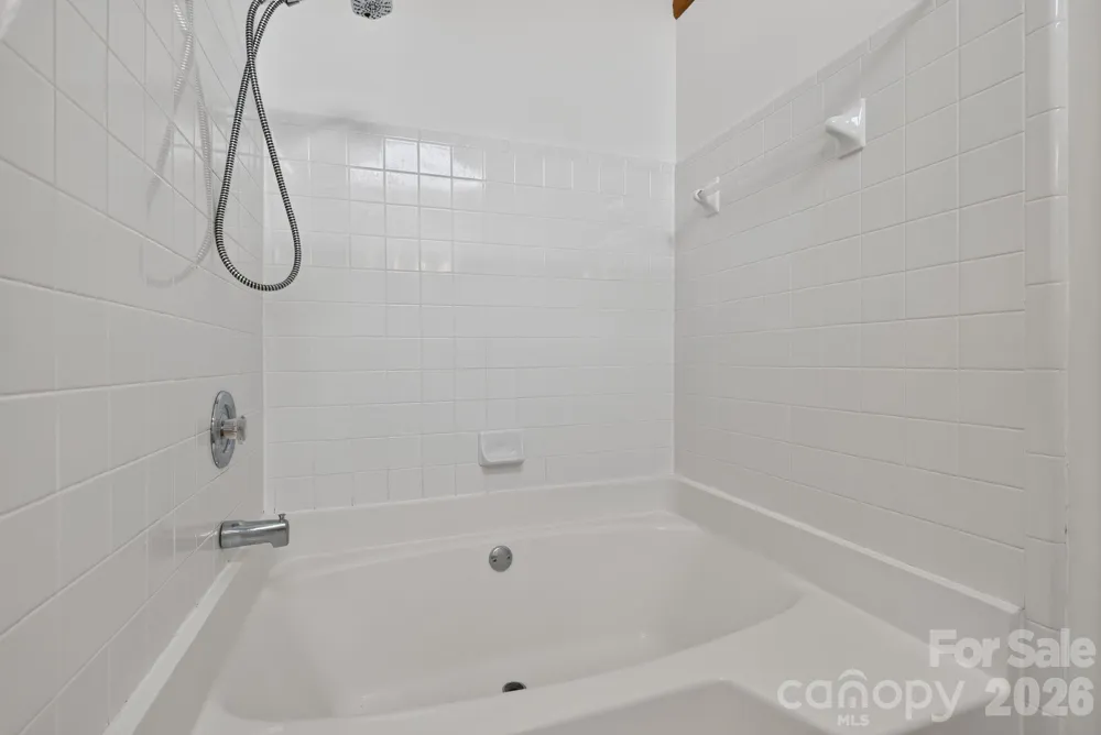 906 Woodhill Drive Fletcher, NC 28732