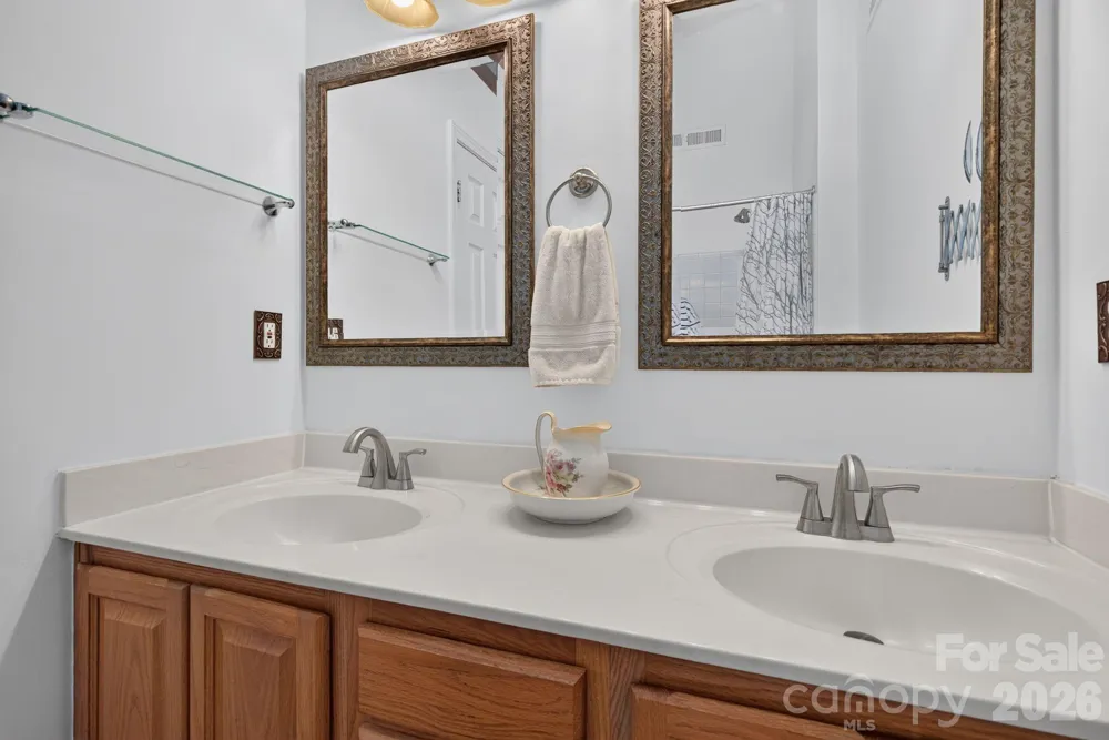 906 Woodhill Drive Fletcher, NC 28732