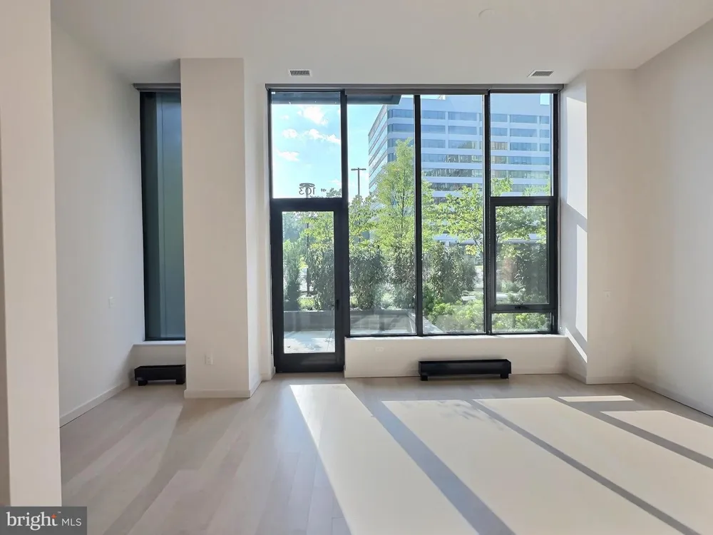 3030 POTOMAC AVENUE #TH6 Arlington, VA 22202
