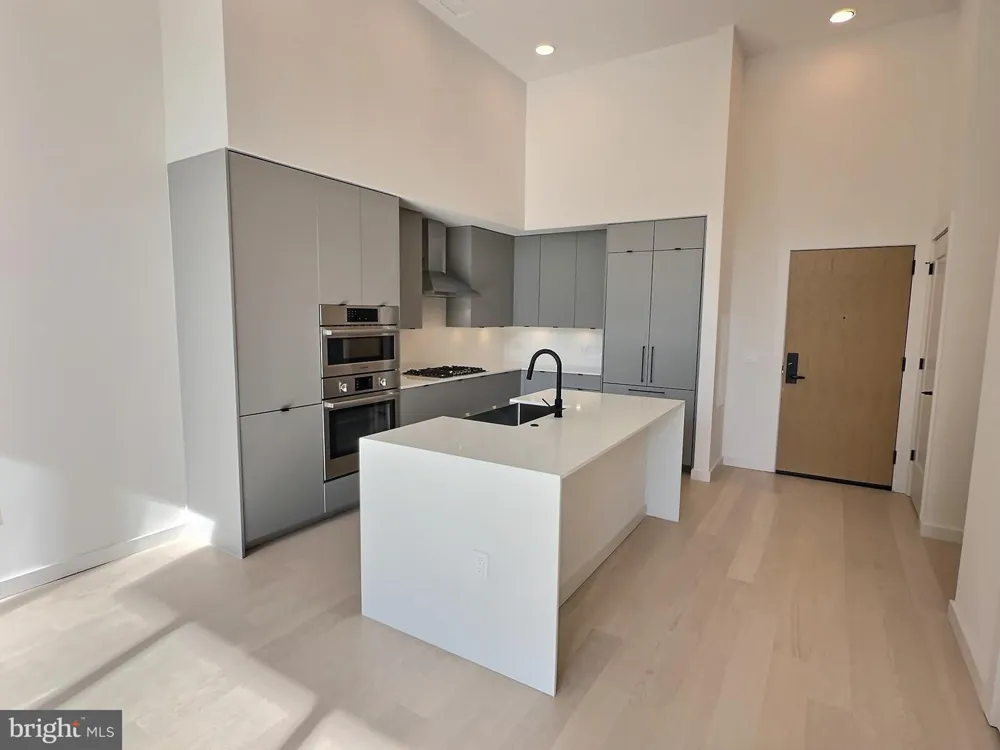 3030 POTOMAC AVENUE #TH6 Arlington, VA 22202