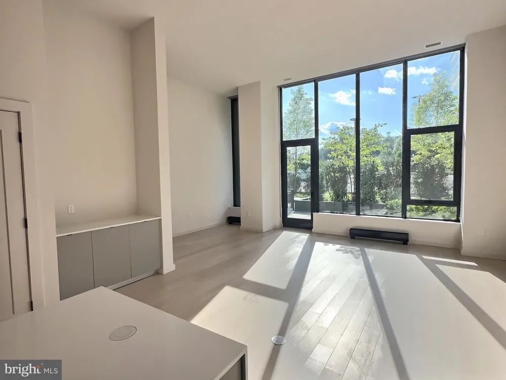 3030 POTOMAC AVENUE #TH6 Arlington, VA 22202