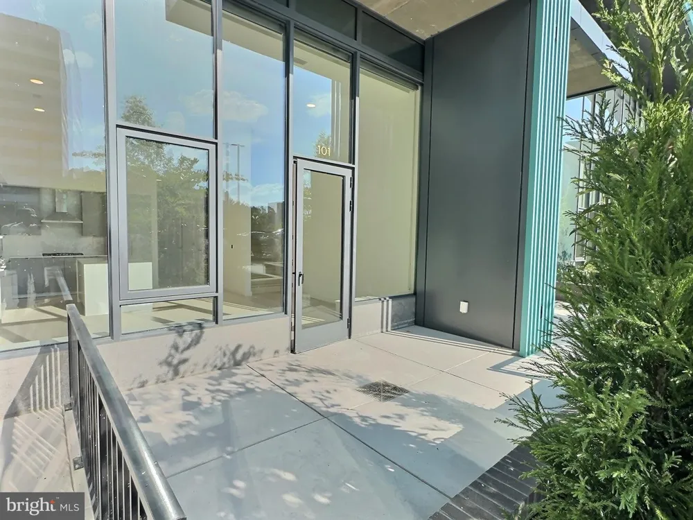 3030 POTOMAC AVENUE #TH6 Arlington, VA 22202
