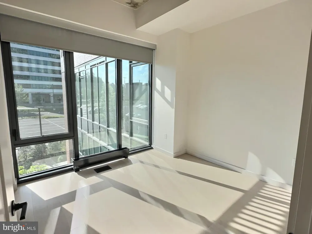 3030 POTOMAC AVENUE #TH6 Arlington, VA 22202