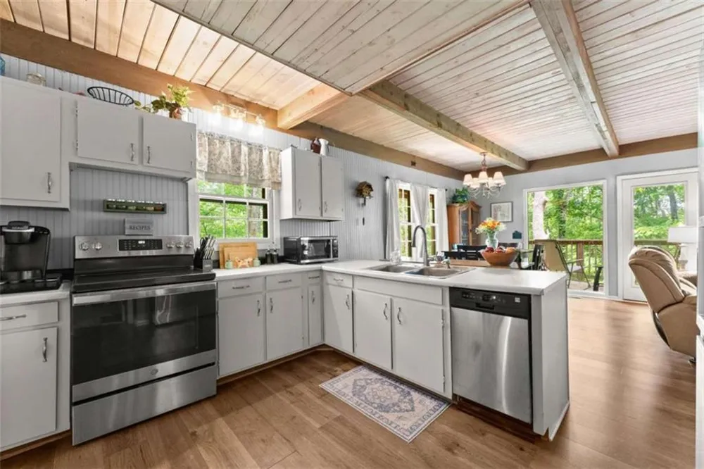 222 Matterhorn Drive Sautee Nacoochee, GA 30571