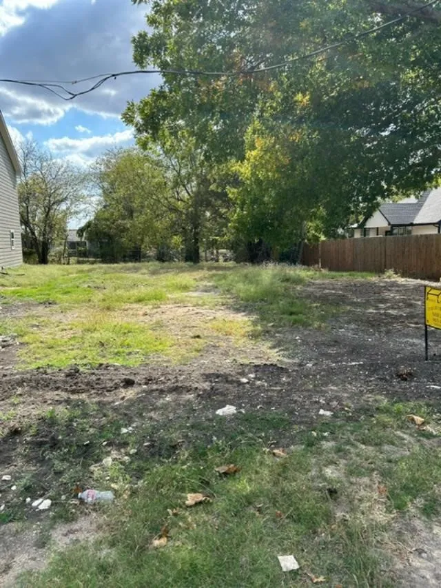 402 E Bonham Street Tom Bean, TX 75491