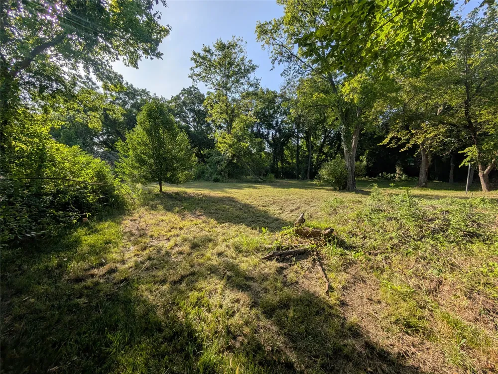 910 Houston Avenue Denison, TX 75020