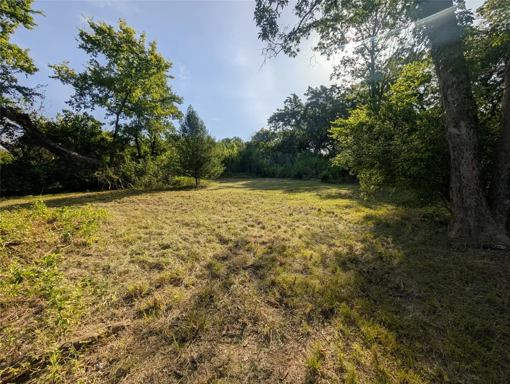 910 Houston Avenue Denison, TX 75020