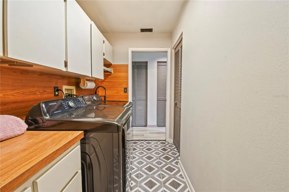 2906 WINDRIDGE DRIVE Holiday, FL 34691