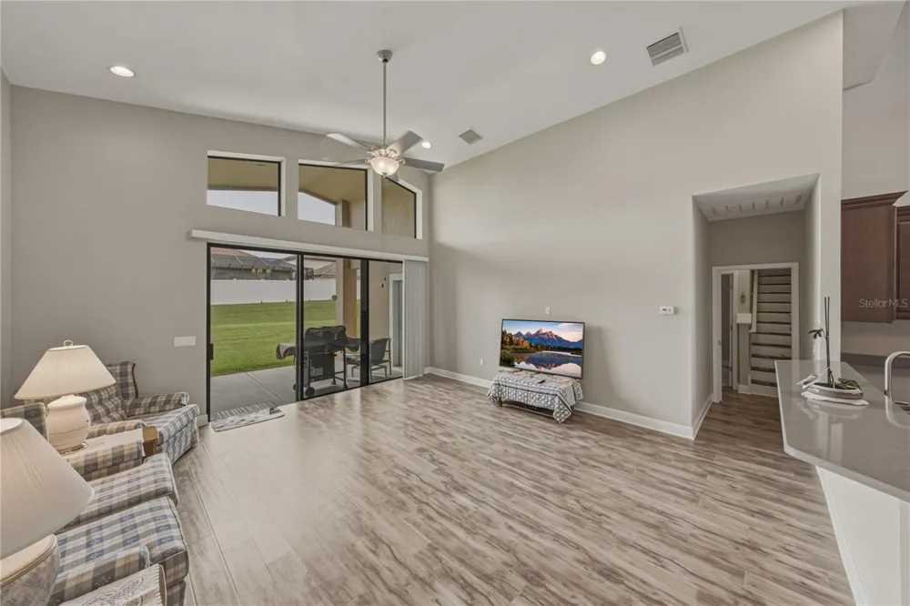 1894 VIA LAGO DRIVE Lakeland, FL 33810