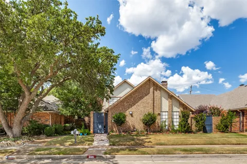 605 Woodway Lane