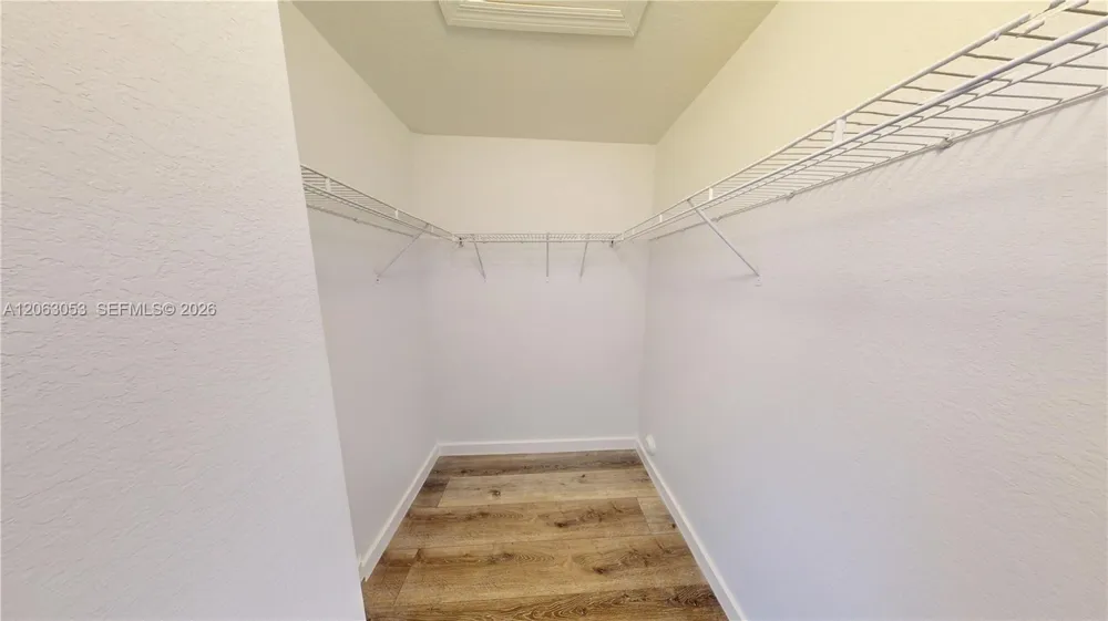 2084 NE 167th St #2-102 North Miami Beach, FL 33162